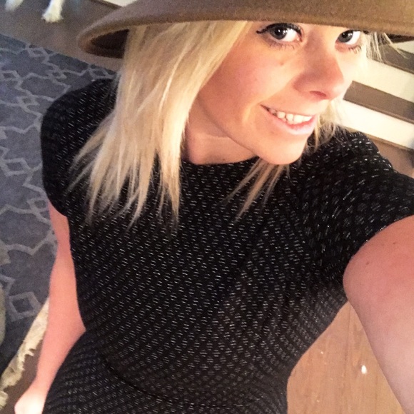 Meet your Posher, Megan - Picture 4 of 8